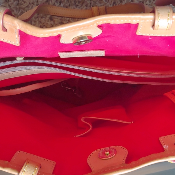 Dooney and Bourke Women's Handbag - Picture 7 of 8